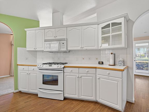 4th image of 74448 Nevada Cir E