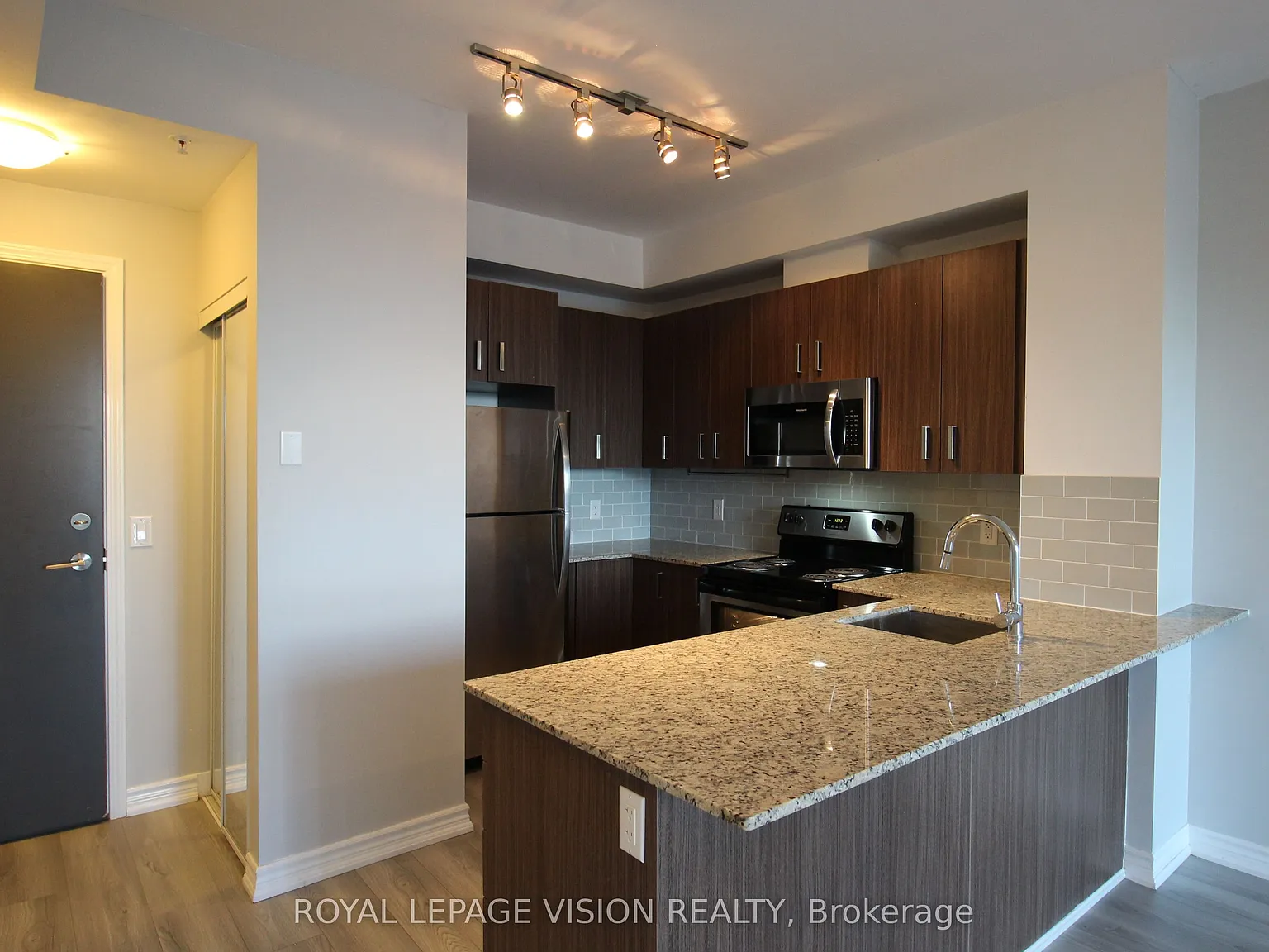 2 bed, $2,275 — Photo 4