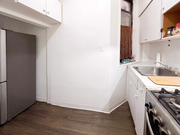 169 Allen St #3D — Photo 2
