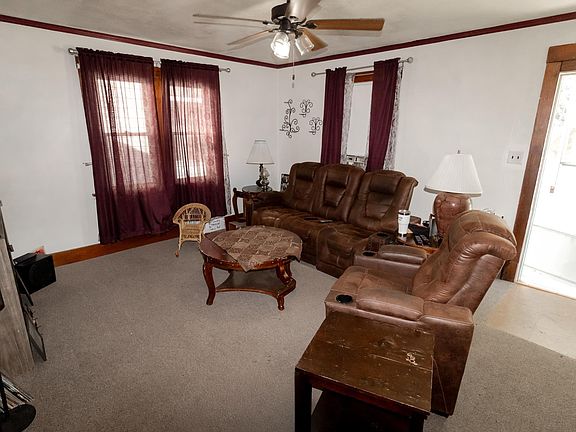 4th image of 514 Pleasant St