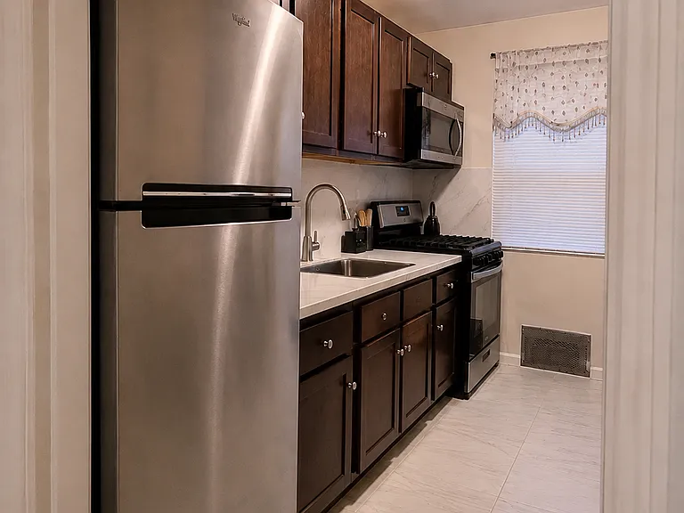 6413 Malvern Ave #B — Photo 5