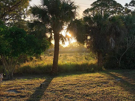 Backyard boarders preserve area