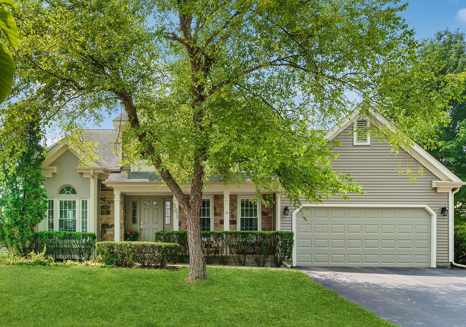 141 Thompson Blvd, Buffalo Grove, IL 60089 MLS 11825960 Zillow