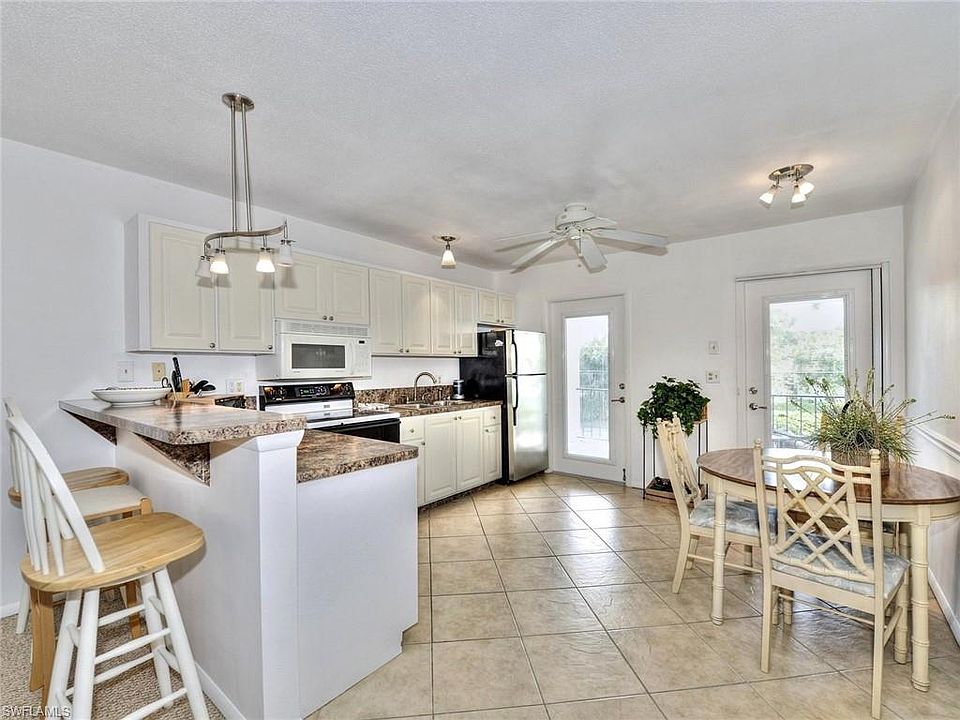 1st image of 466 12th Ave S #466
