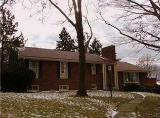 700 Pinoak Rd, Pittsburgh, PA 15243