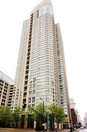1st image of 345 N La Salle Dr APT 2004