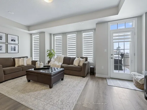 6 Mel Irving Dr, Bradford West Gwillimbury, ON L3Z 4P2