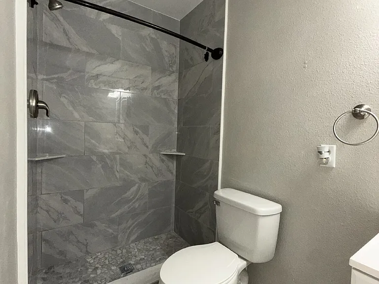 255 Paradise Blvd #10 — Photo 12