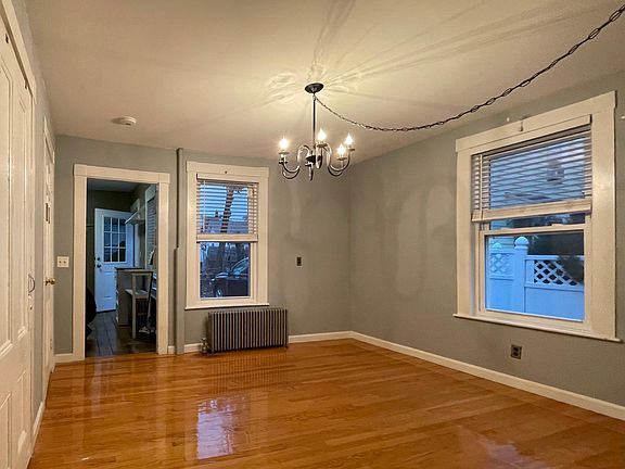 Dining Room (1st floor)