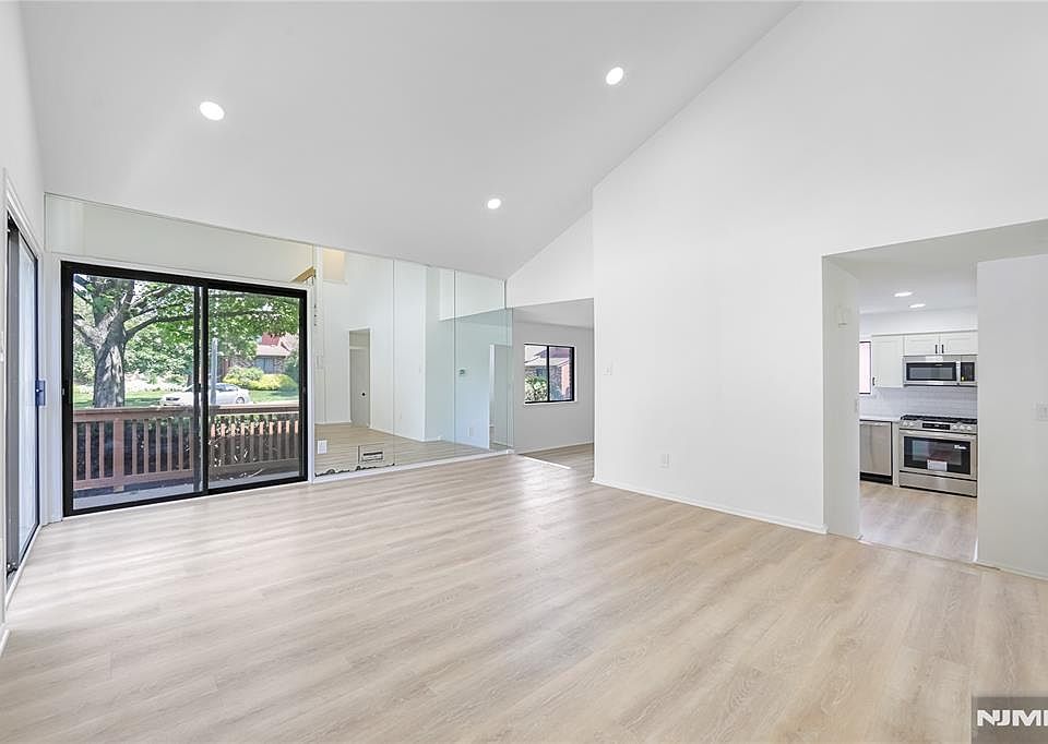 1st image of 250 Ridgedale Avenue Florham Park #B-1