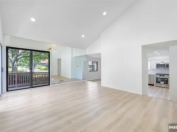 250 Ridgedale Avenue Florham Park #B-1, Florham Park, NJ 07932