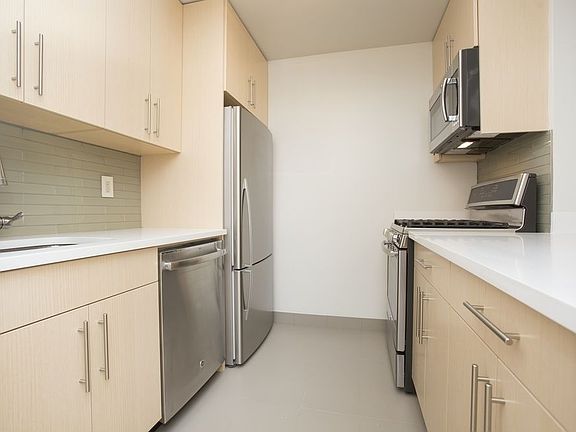 4th image of 100 Jane St APT 9G