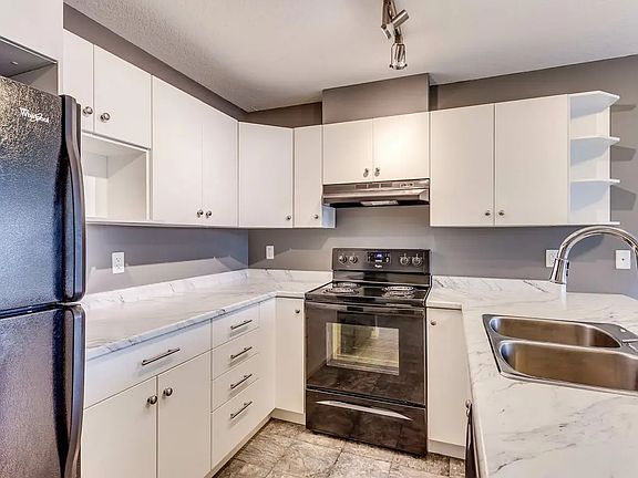 3rd image of 20 Kingsland Close SE #1407