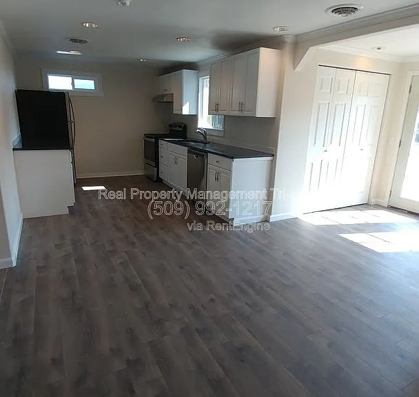 1310 Birch Ave — Photo 6
