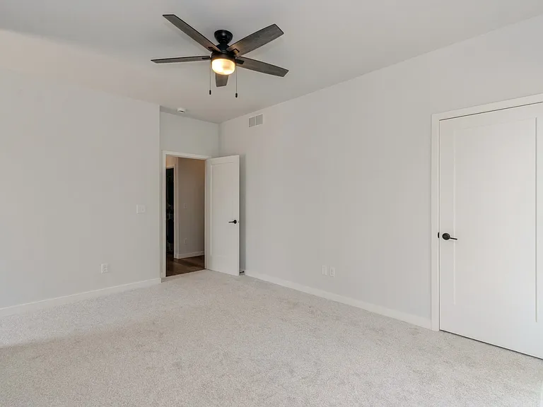 1732 Barber St SW — Photo 18