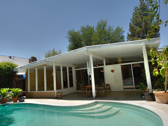 5th image of 4938 Holyoke Way