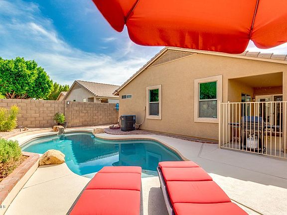 4th image of 2224 E Paraiso Dr