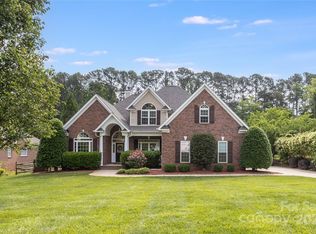 121 Henry Ln, Mooresville, NC 28117