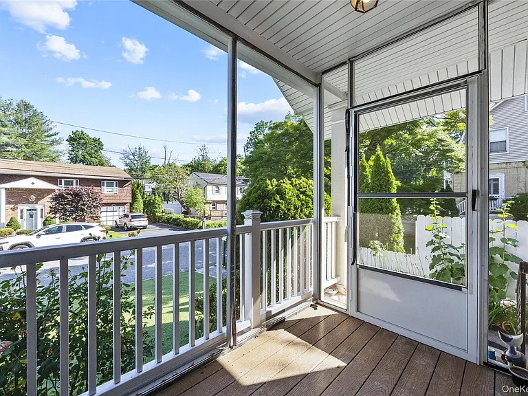 15 Pershing Ave — Photo 4