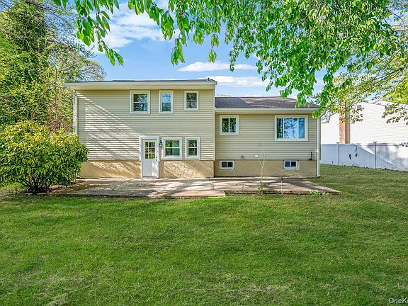 5th image of 1076 Northgate Court