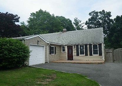 2nd image of 25 Ramsy Ln