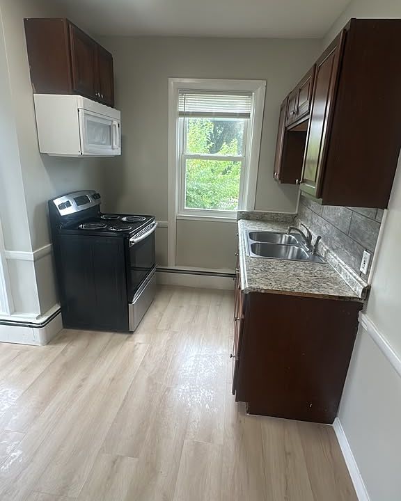 1st image of 192 Summit St #1R