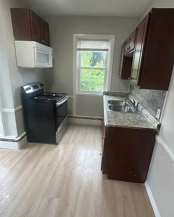 192 Summit St #1R