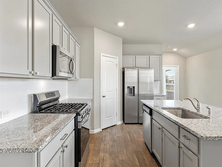 233 Baron Creek Trl — Photo 10