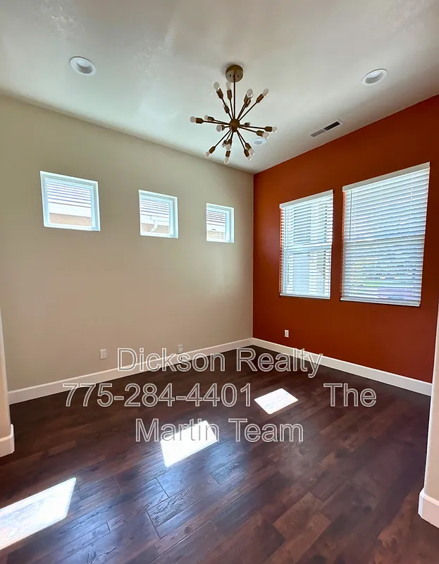 3 bed, 2.0 bath, 1549 sqft, $2,595 — Photo 2