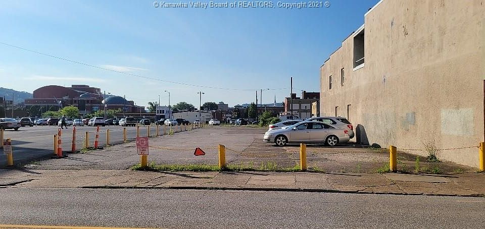 2nd image of 216 Dickinson St