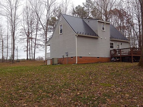 Sweeping view across yard