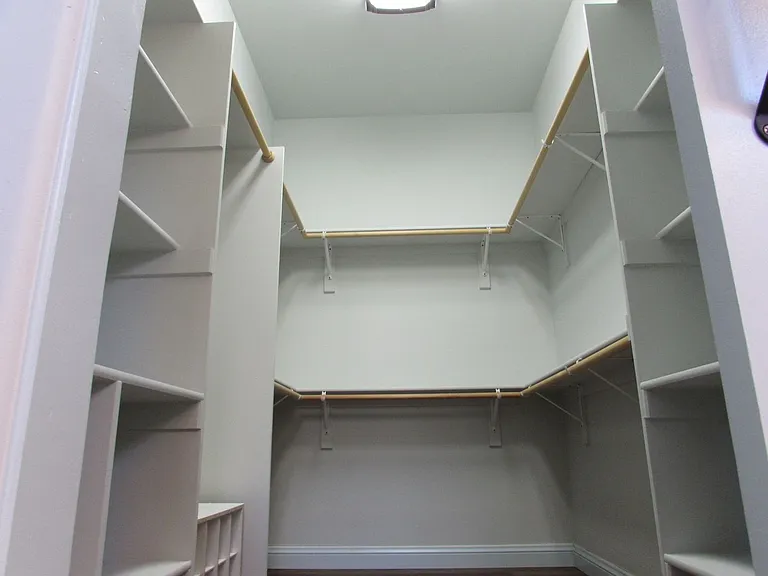 2096 Two Wood Dr — Photo 6