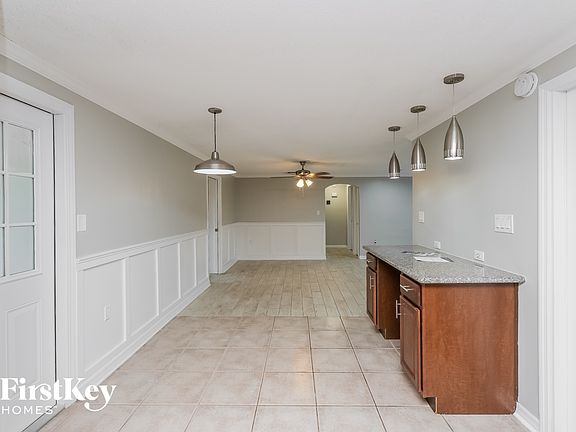 5th image of 9021 Saint Clair Ln