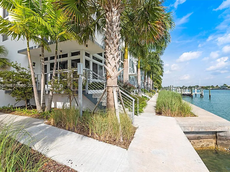 41 N Shore Dr — Photo 34