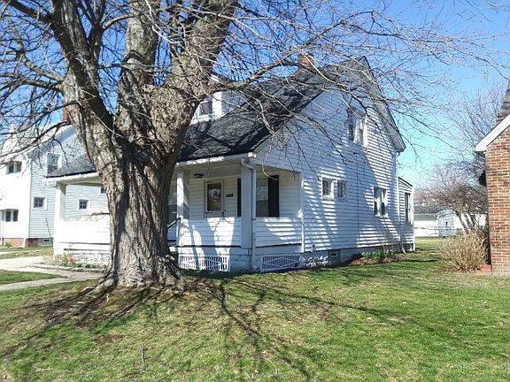 2nd image of 19571 Locherie Ave