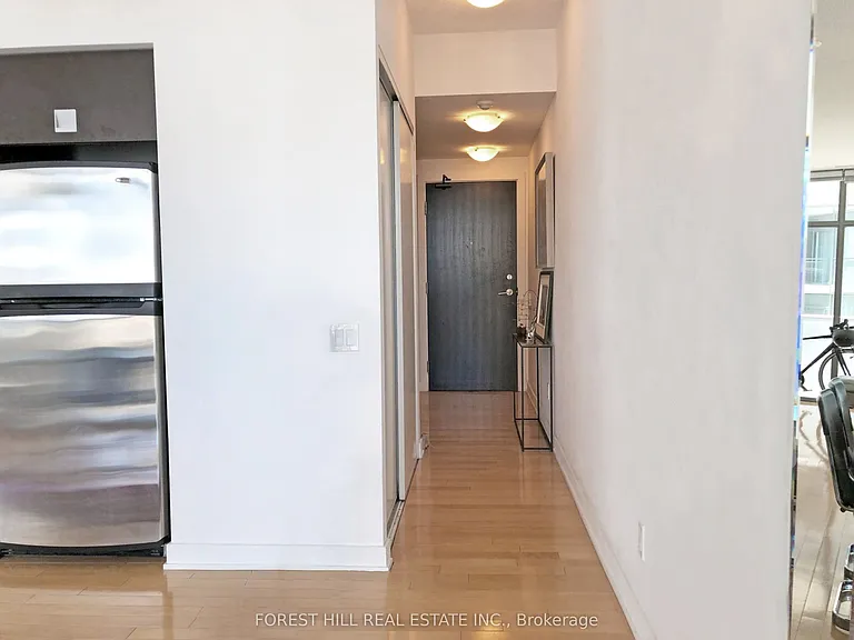33 Charles St E #2511 — Photo 6