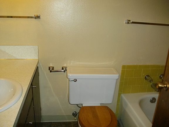 4th image of 1517 Alder St