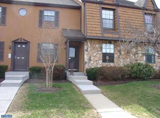 13 Fairway Ct, Lawrenceville, NJ 08648