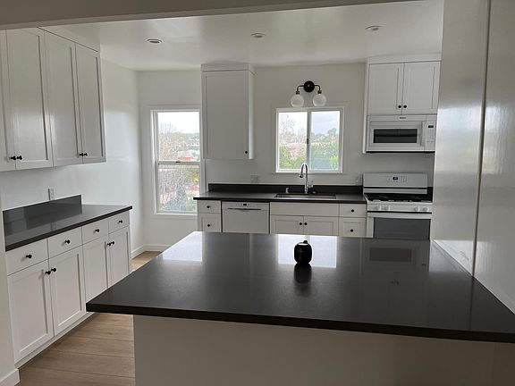 3rd image of 2701 Highland Ave