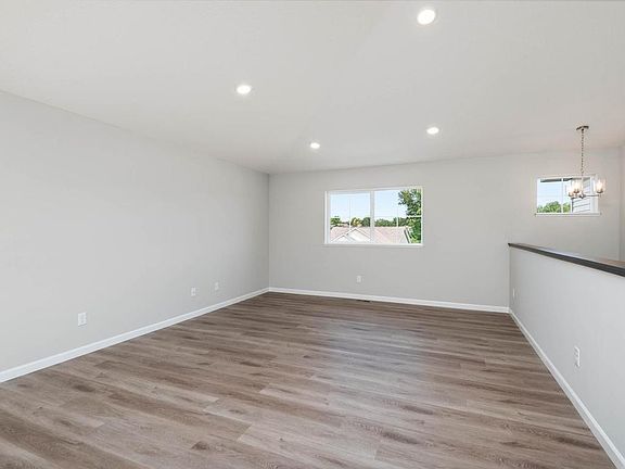 2nd image of 913 Harvest Dr SW
