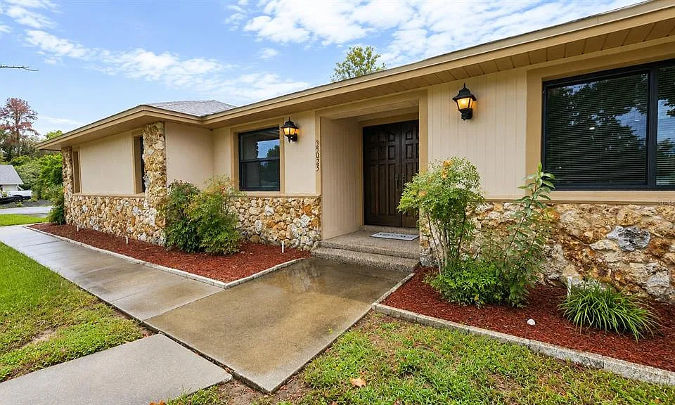 35025 Raintree Dr