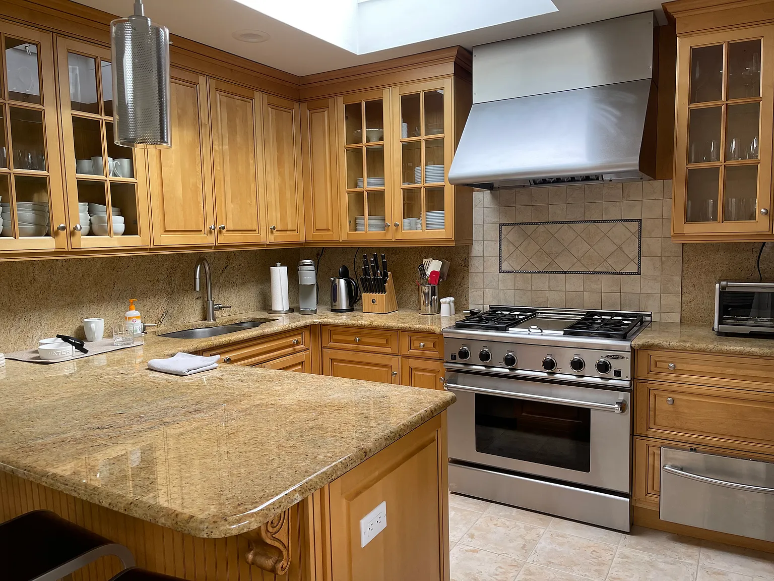 4 Bedroom Home w/Pool & Tennis on 1 acre, 12 mins to Beach — Photo 3