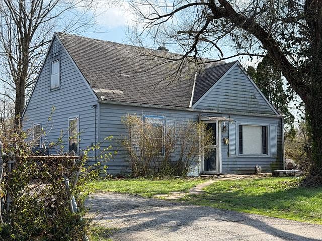 1st image of 2992 Woodland Ave
