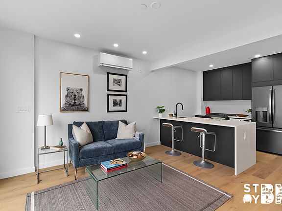 4th image of 404 Midwood St #3D