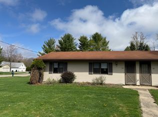 332 Garden Ln #332, Fowlerville, MI 48836