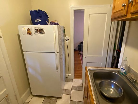 4th image of 3426 W Grace St APT 4