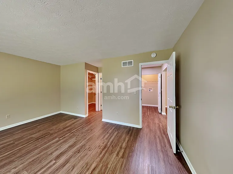 545 Foxglove Ct — Photo 10