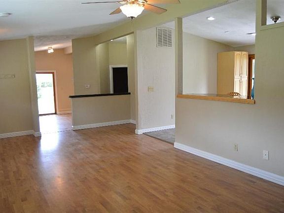 4th image of 2576 Wendover Dr