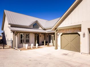 3200-8 Pinnacle Club Dr, Kerrville, TX 78028