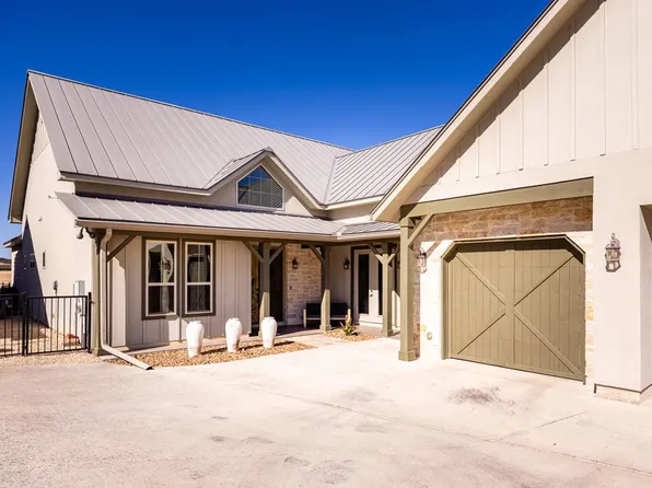 3200-8 Pinnacle Club Dr, Kerrville, TX 78028